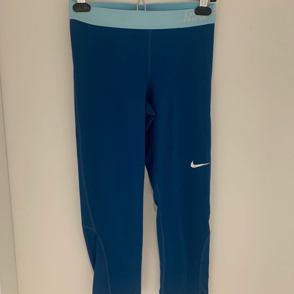 Nike Pro 3/4 length workout pants
